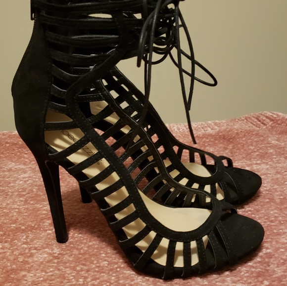 Black shoes - Picture 2 of 3